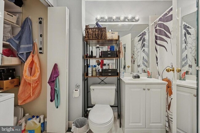 Building Photo - 315 New St