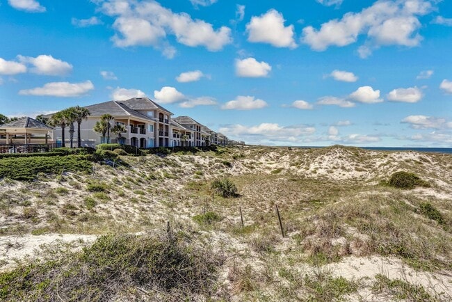 Building Photo - Ocean Village, 3 bed, 2 bath, FULLY furnished home! Walk to the Beach!