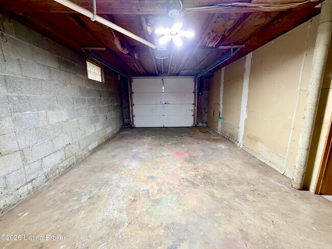 Building Photo - 2219 Woodbourne Ave