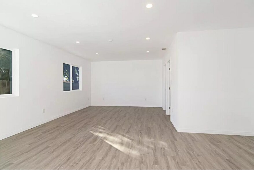 Building Photo - 8069 Darryl St