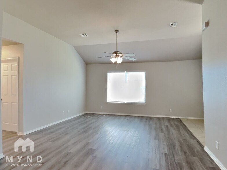 Building Photo - 3514 E Fairmont St