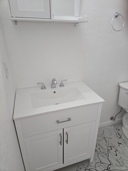 Building Photo - 1410 S 37th St