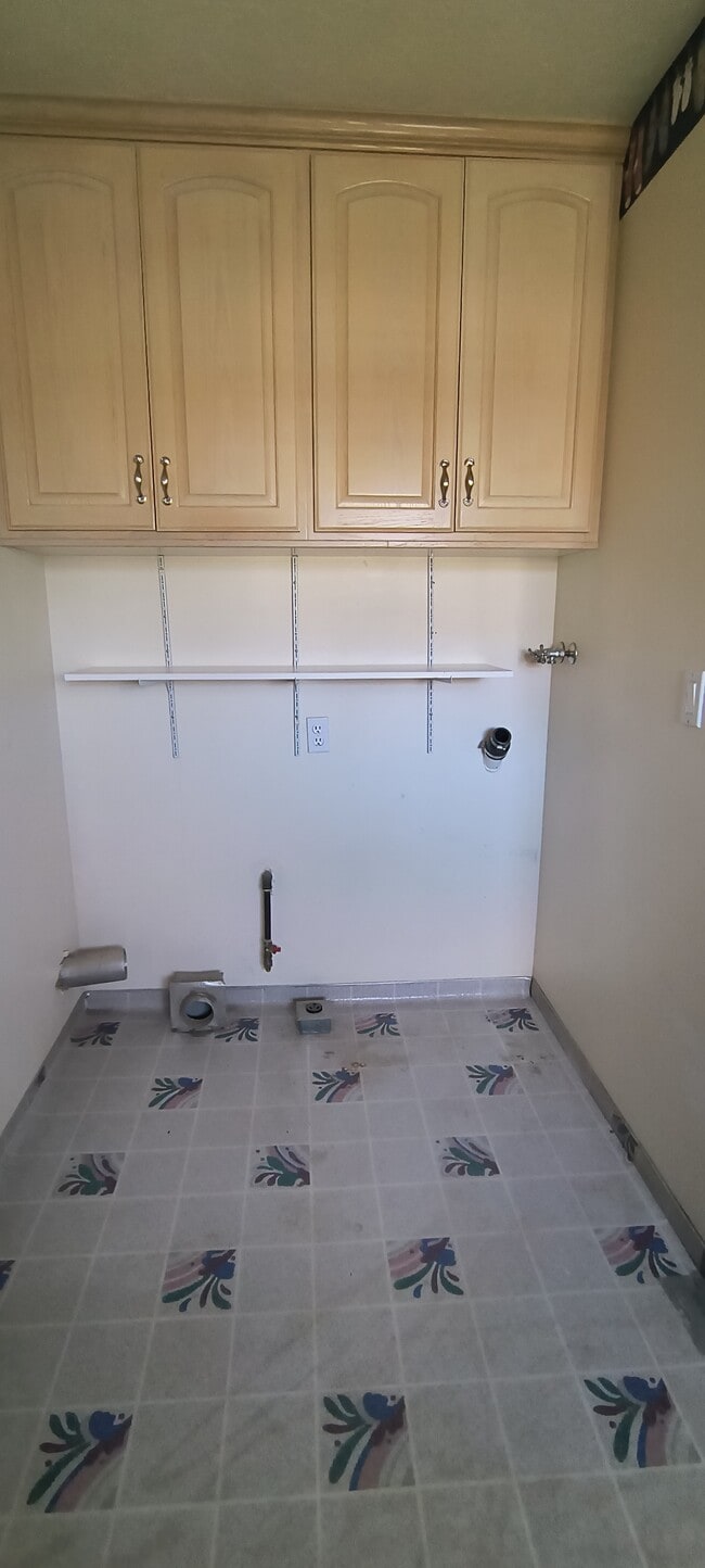 Building Photo - 2175 N Bandtail Cir