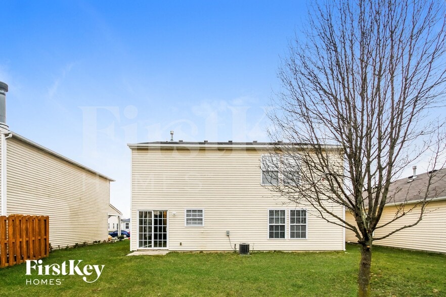 Building Photo - 840 Olmsted Dr