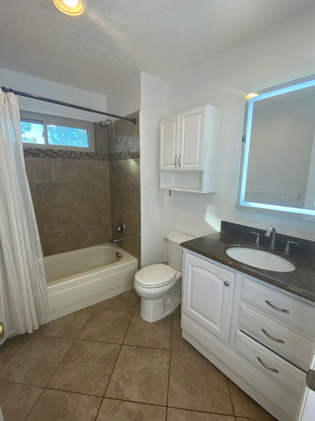 Building Photo - 355 Windy Ln