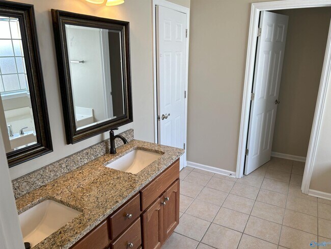 Building Photo - 104 Preston Cir