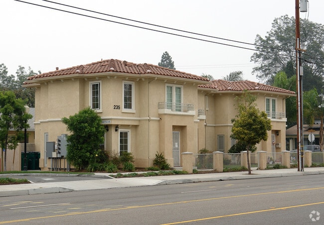 Building Photo - 235 W La Veta Ave