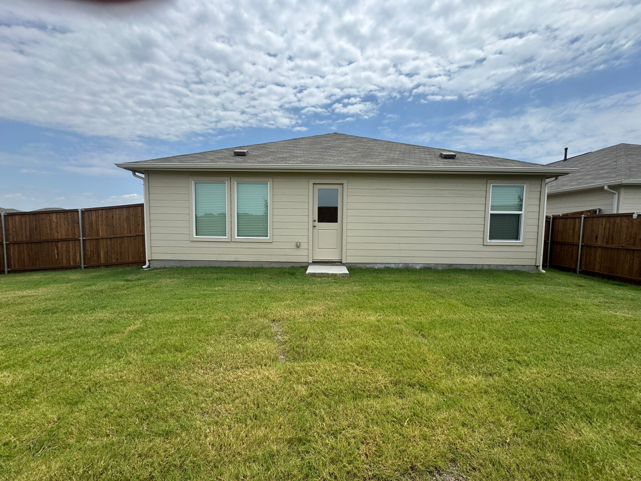 Building Photo - 3269 Kiso Pkwy