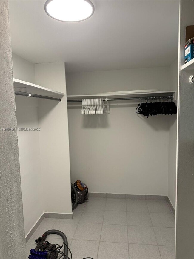 Building Photo - 9225 Collins Ave