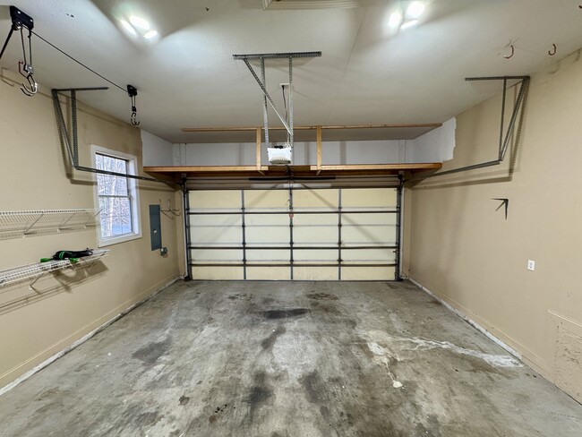 Building Photo - 293 Elohi Way