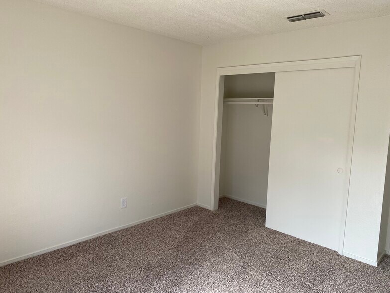 Building Photo - 3136 W Austin Way