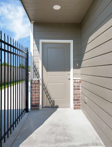 Building Photo - 1333 Azena St