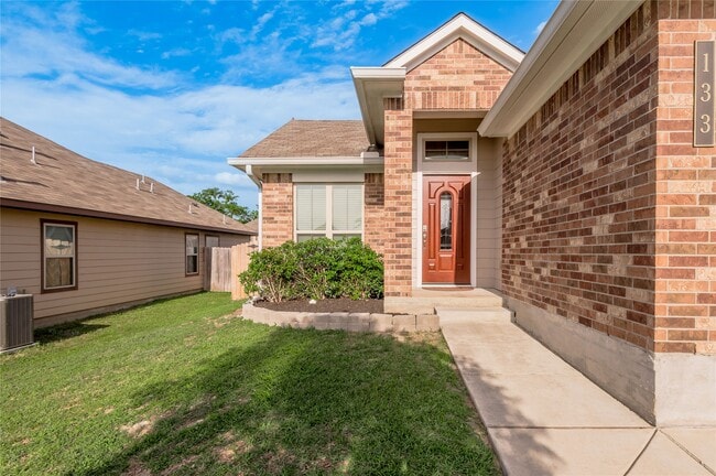 Building Photo - 133 Bates Ct