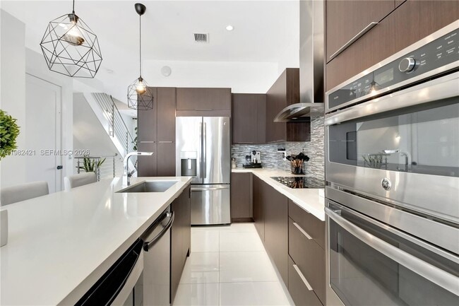 Building Photo - 6630 NW 104th Path