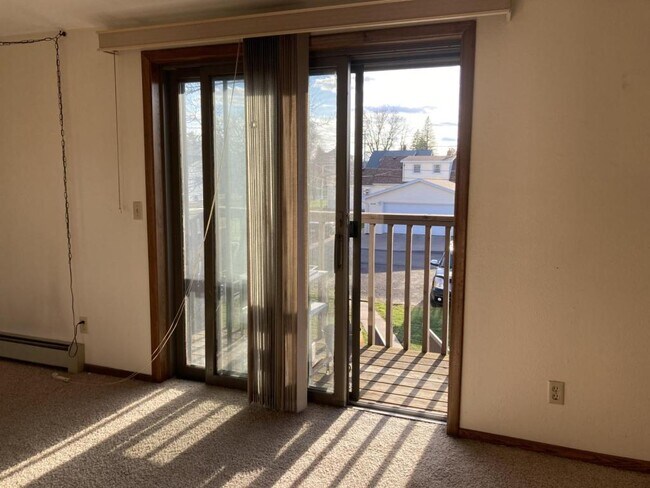 Building Photo - 5617 1/2 Ogden Avenue