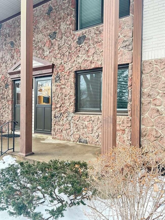 Building Photo - 36 Kate Ln