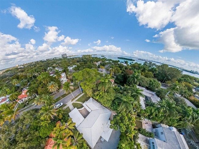 Building Photo - 680 NE 57th St