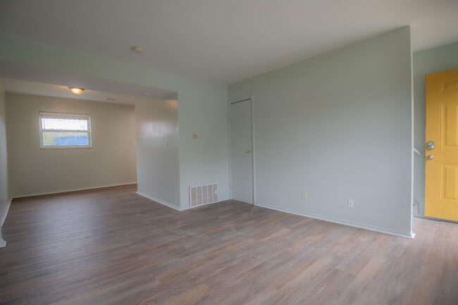 Building Photo - 3105 Clairpoint Ct