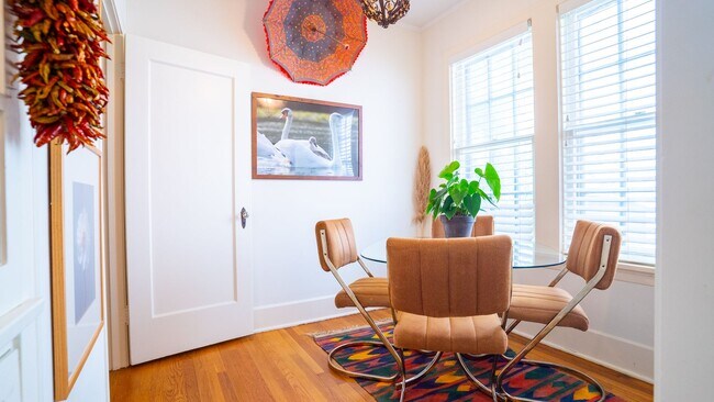 Building Photo - J19(A-B)