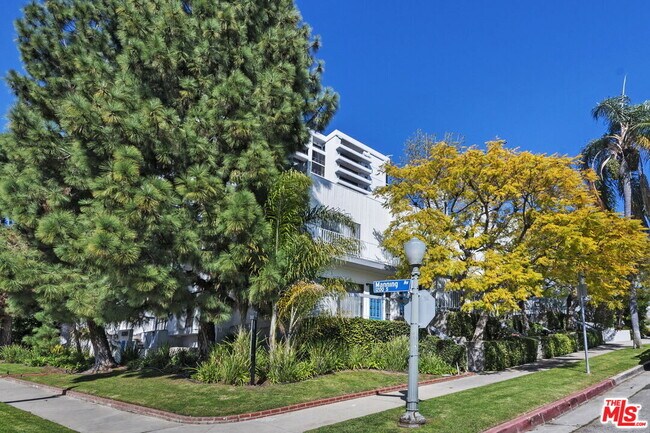 Building Photo - 1220 Manning Ave