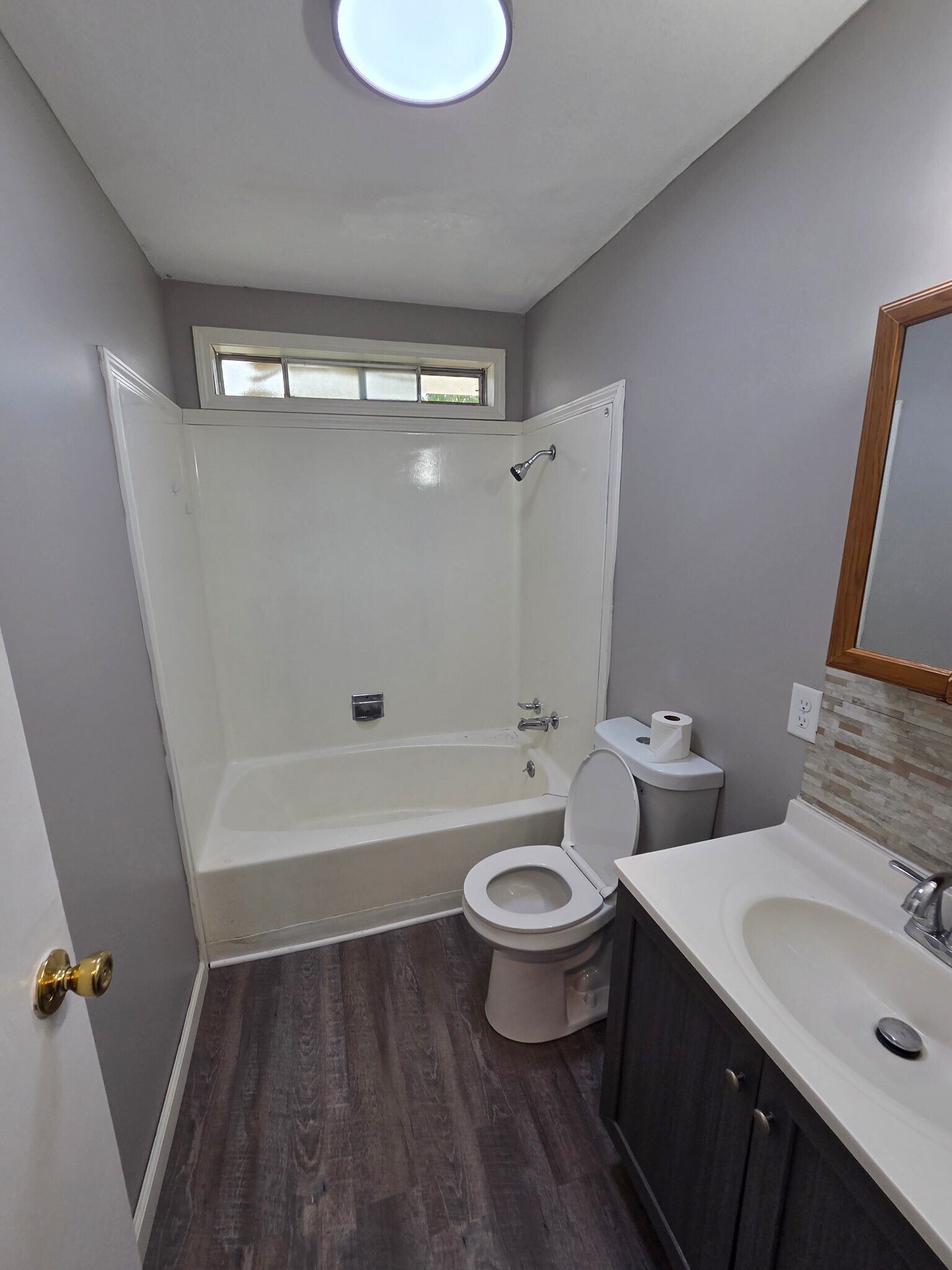 Building Photo - 734 N Country Acres Ave