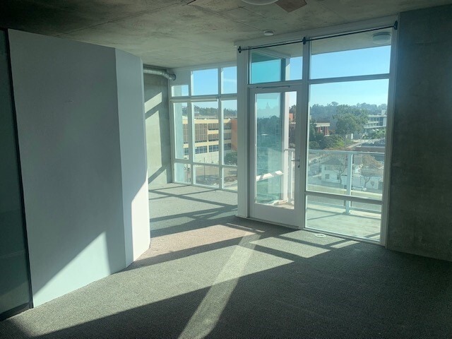 Building Photo - 1080 Park Blvd