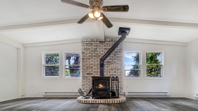 Building Photo - 3 bedroom (Entire House) in the Solitude Village section of High Bridge