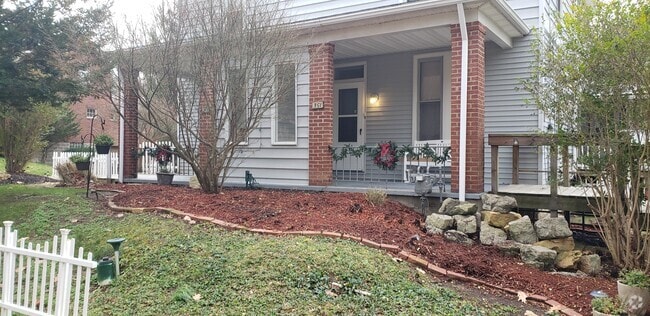 Building Photo - 351 Old Gilkeson Rd