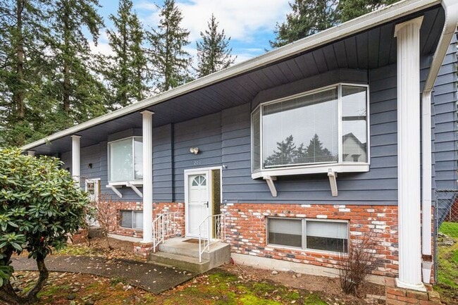 Building Photo - 201 SE 176th Pl