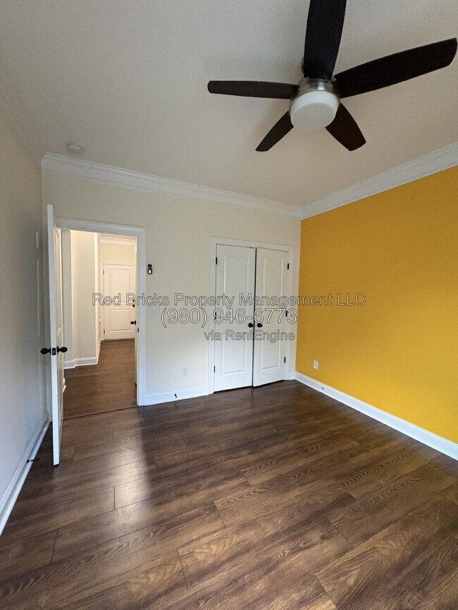 Building Photo - 2403 Palmdale Walk Dr