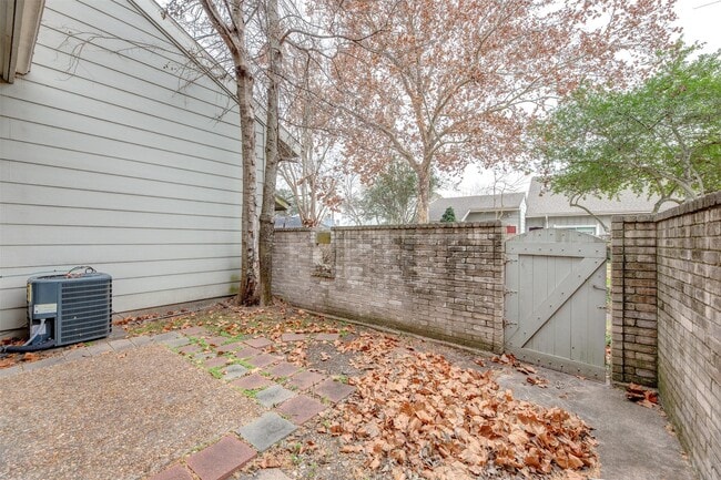 Building Photo - 12926 Greenway Chase Ct