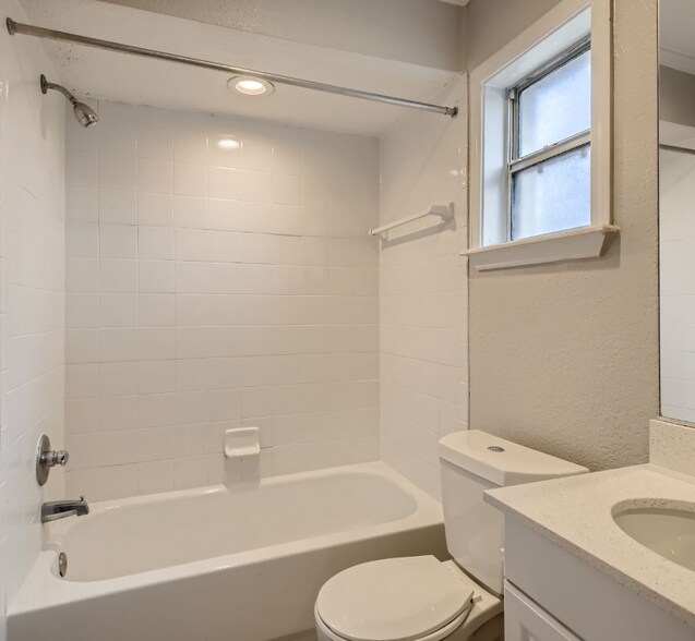 Building Photo - 2166 Dunsford Terrace