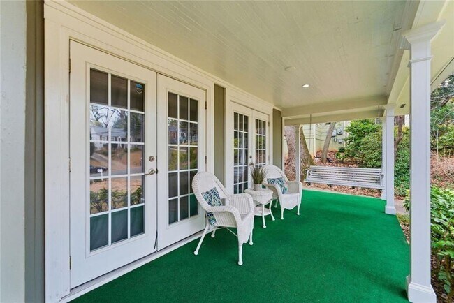 Building Photo - 302 Hascall Rd NW