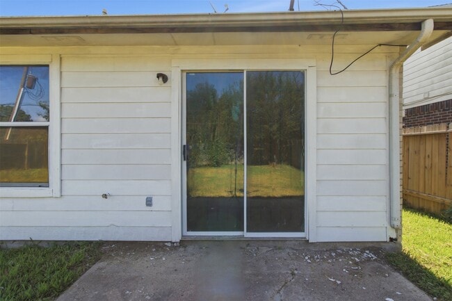 Building Photo - 15738 Boonridge Rd
