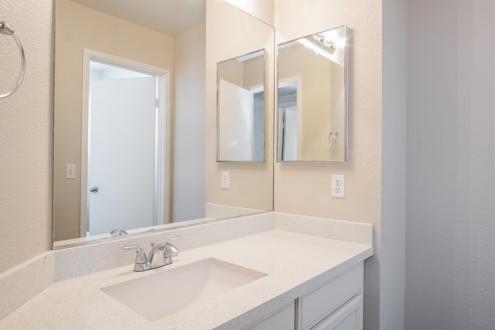 Building Photo - 7212 Single Pine Dr