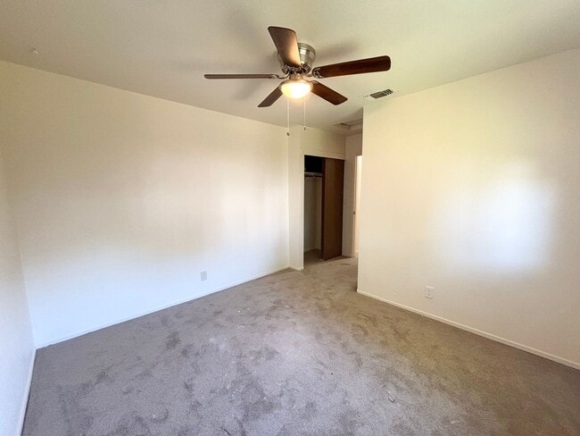 Building Photo - Remodeled Spacious 3BR/2BA Home in Prime Davis Location