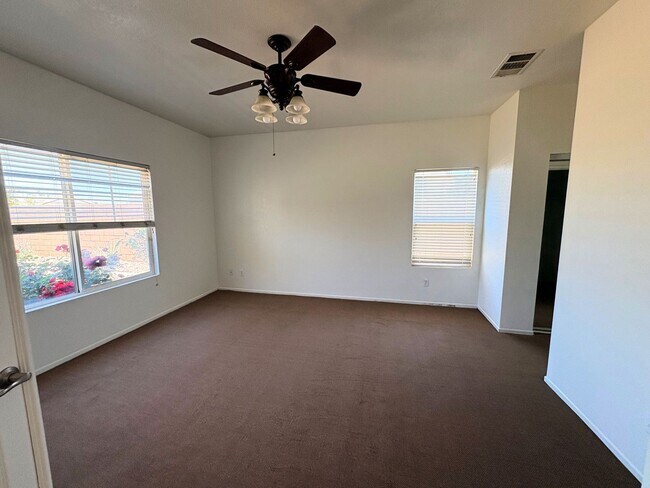 Building Photo - Spacious Home