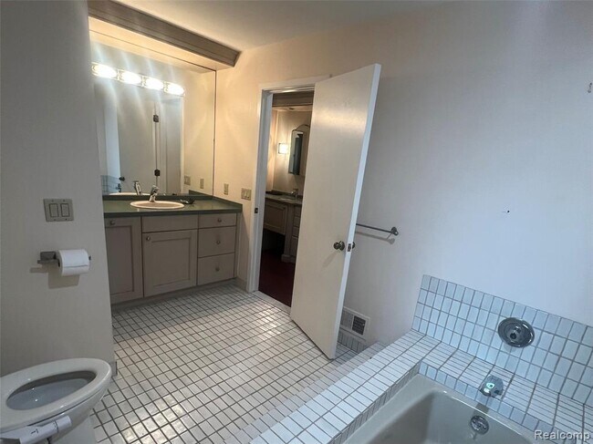 Building Photo - 6358 Timberwood S