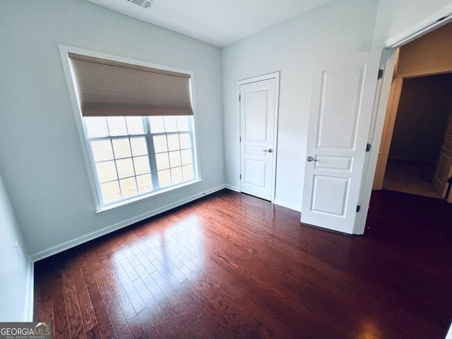 Building Photo - 130 Magic Lily Dr