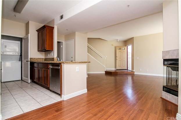 Building Photo - 13133 Le Parc Blvd