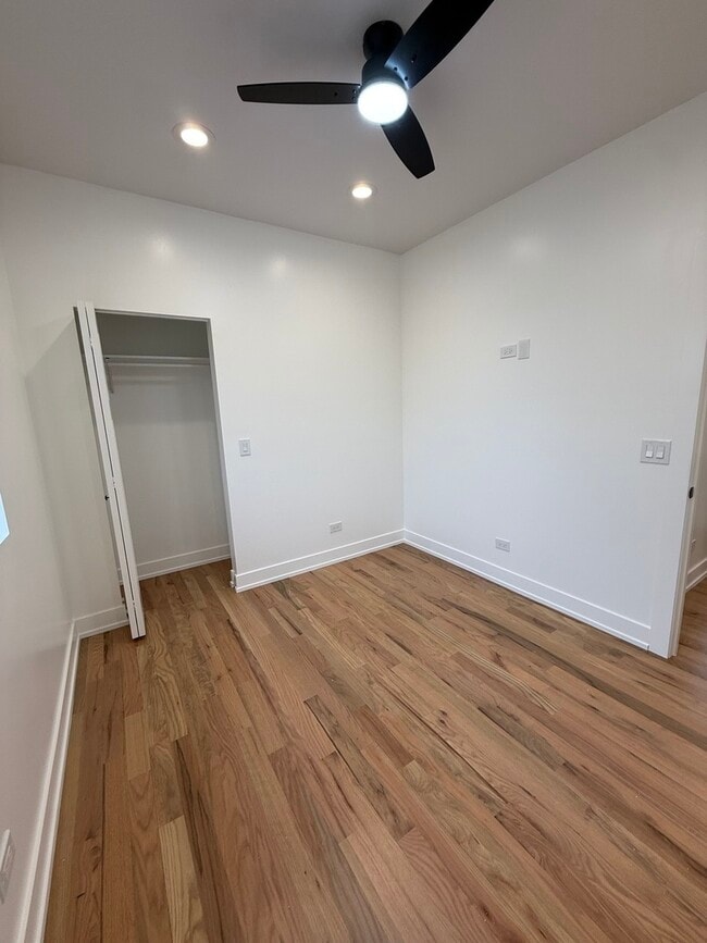 Building Photo - 1249 S Kedvale Ave