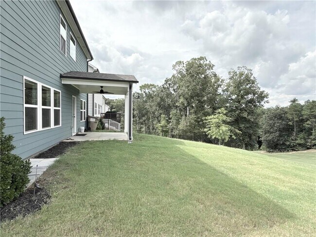 Building Photo - 207 Foxhill Dr