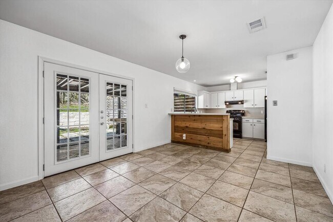 Building Photo - 1309 Warrington Dr