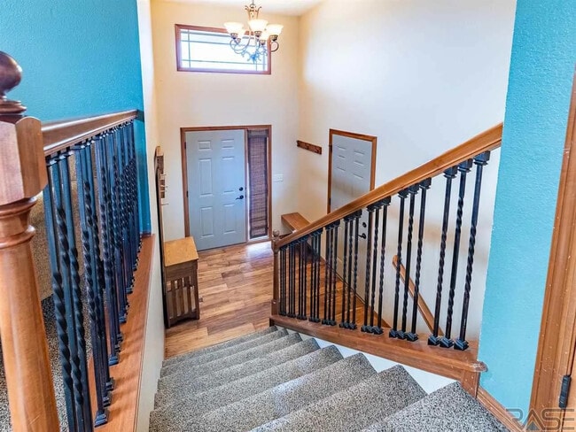 Building Photo - 3300 E Brewster St