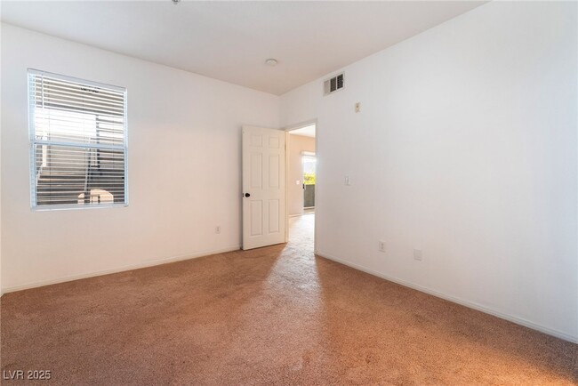 Building Photo - 6955 N Durango Dr