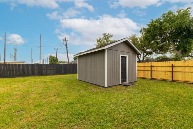 Building Photo - 1509 Chestnut Ln