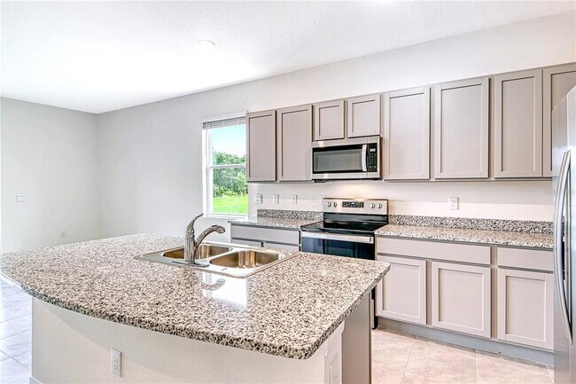 Building Photo - 11419 Planetree Pl