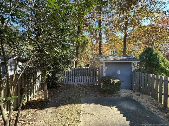 Building Photo - 2410 Fairfax Pl