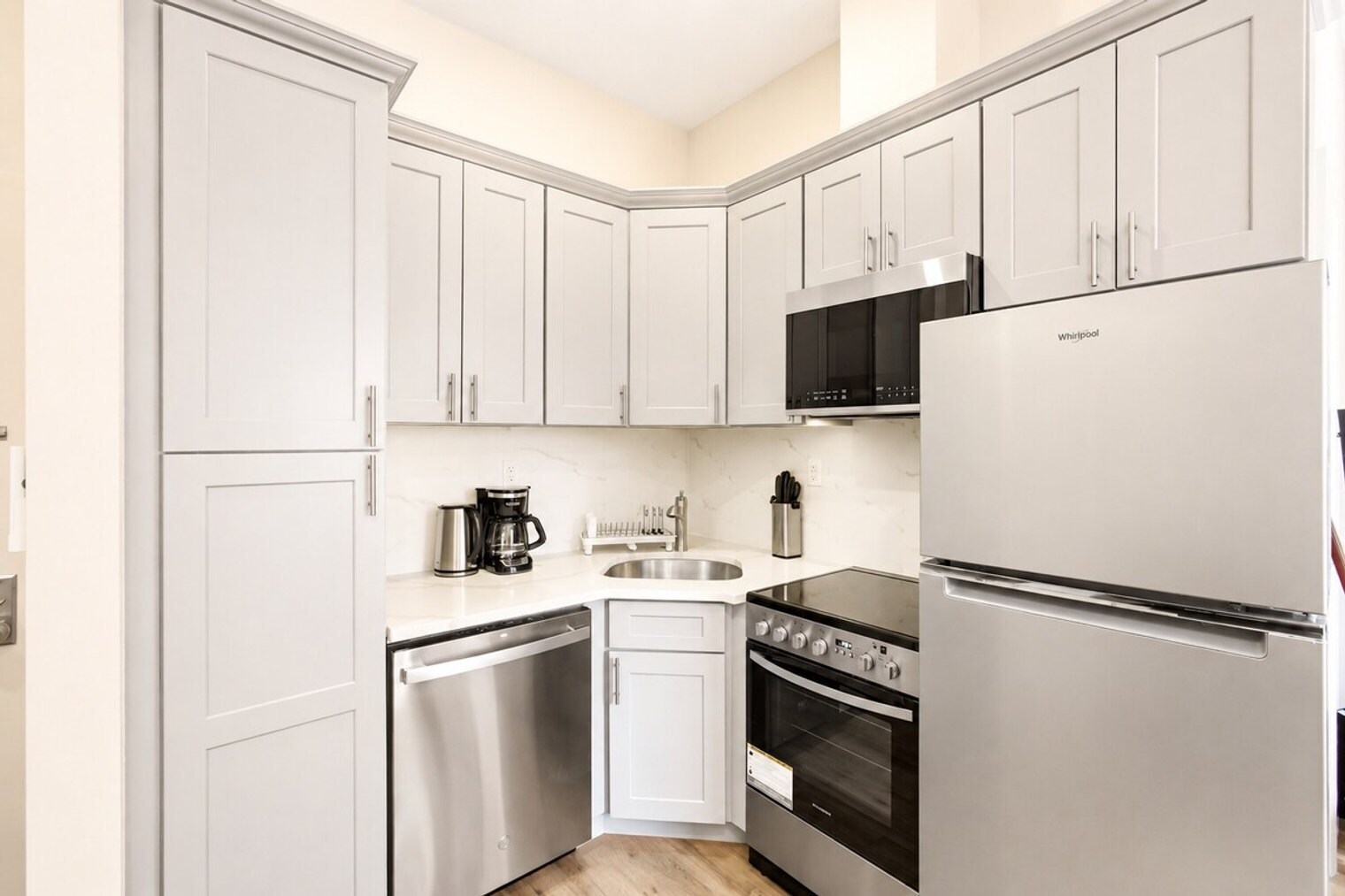 Building Photo - 317 W 48th St
