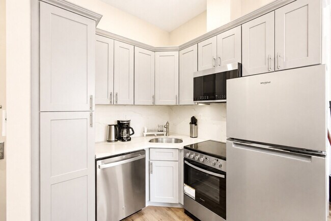 Building Photo - 317 W 48th St